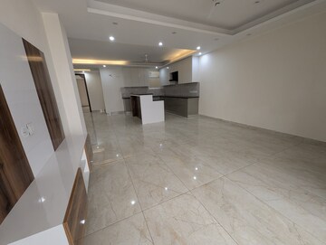 Parking in 4 BHK Builder Floor at Ardee City, Sector 52 – for Rent