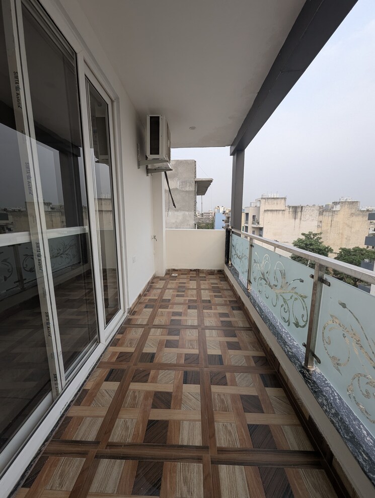 Balcony, ardee-city 4 Bedroom 1895 Sq.Ft. Builder Floor In Sector 52 Gurgaon 8793439