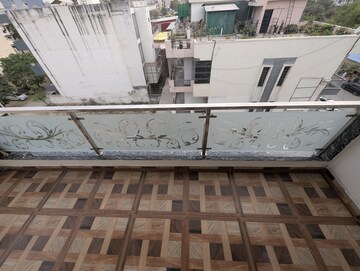 Balcony in 4 BHK Builder Floor at Ardee City, Sector 52 – for Rent
