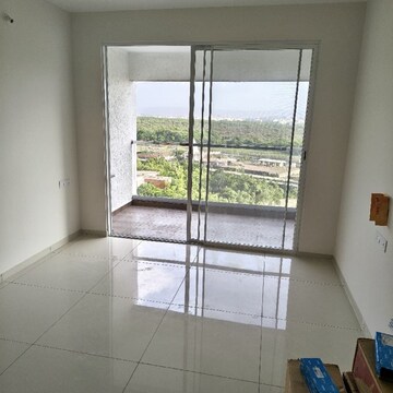Room in 3 BHK Apartment at Yashwin Orrizonte, Kharadi – for Rent