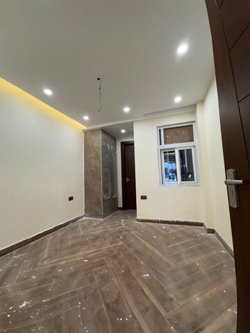 3 BHK Builder Floor For Sale in Sector 77