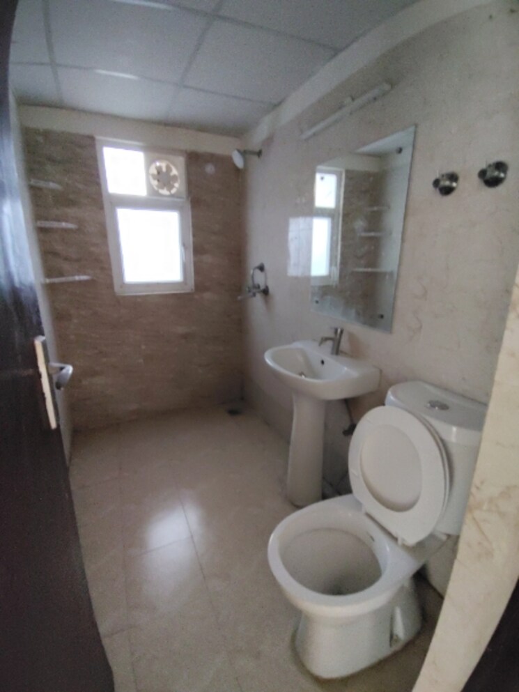 Bathroom, amrapali-centurian-park-phase-ii 4 Bedroom 2070 Sq.Ft. Apartment In Tech Zone 4 Greater Noida Greater Noida 8793480
