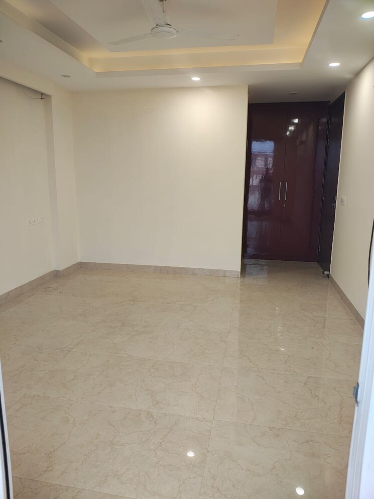 Room, sector 45 3 Bedroom 263 Sq.Yd. Builder Floor In Sector 45 Gurgaon 8793503