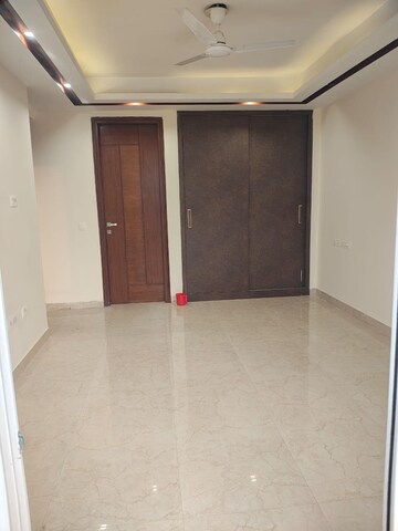 Room in 3 BHK Builder Floor at Sector 45 – for Rent