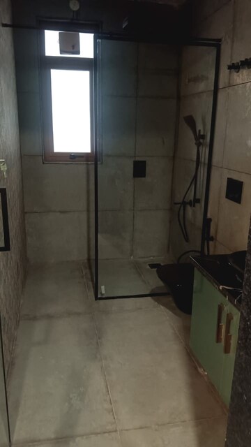 Bathroom in 4 BHK Builder Floor at Unitech Arcadia, South City 2 – for Sale