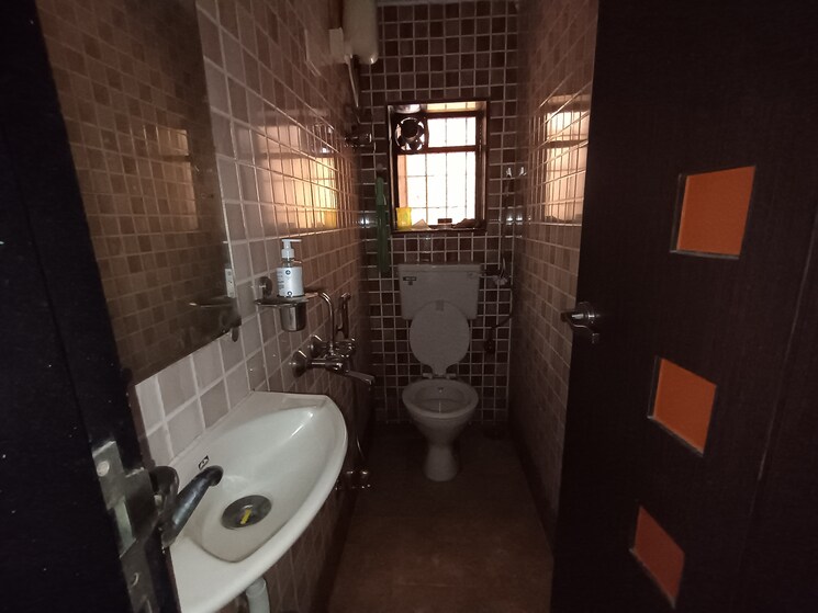 Attached Bathroom, vashi sector 12 2 Bedroom 1000 Sq.Ft. Apartment In Vashi Sector 12 Navi Mumbai 8793540