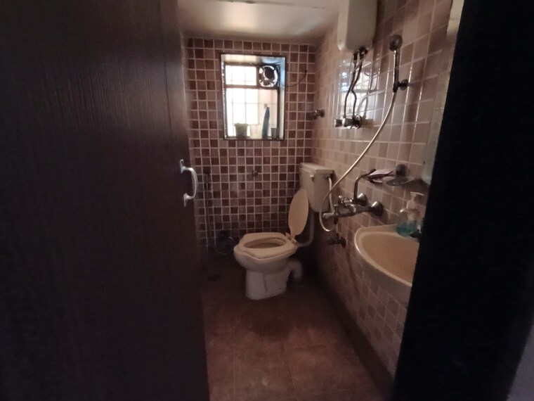 Bathroom, vashi sector 12 2 Bedroom 1000 Sq.Ft. Apartment In Vashi Sector 12 Navi Mumbai 8793540