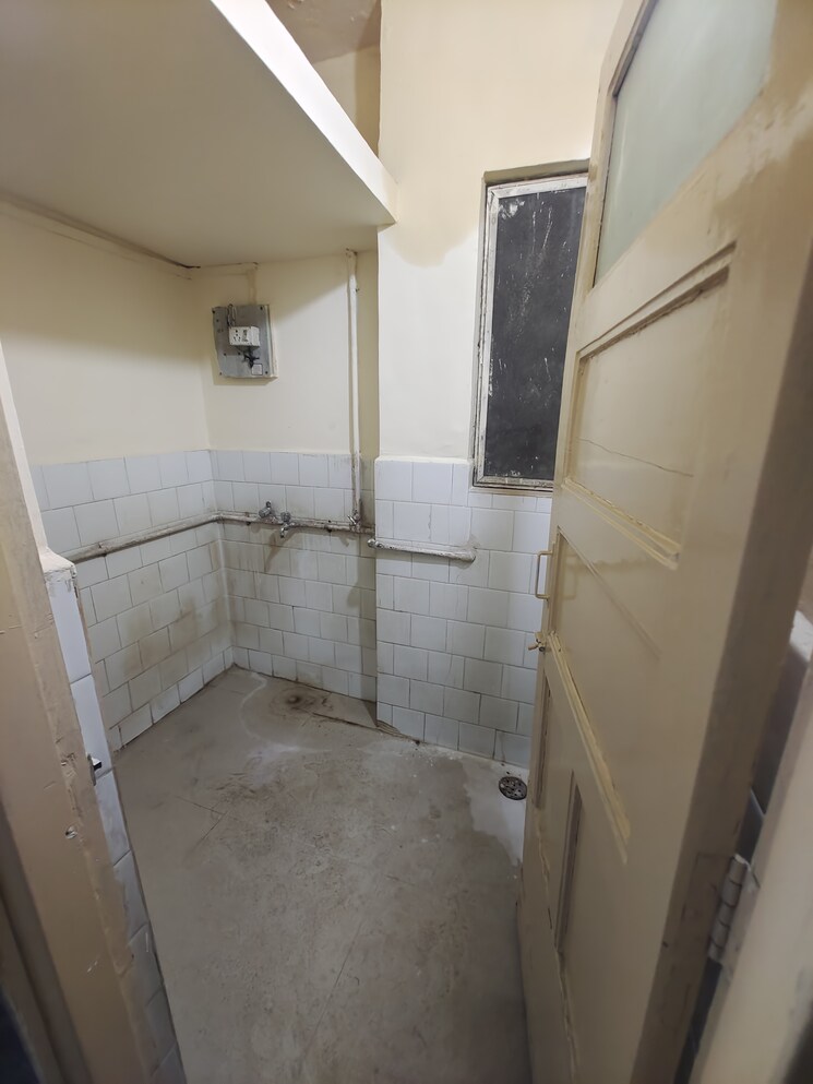 Bathroom, tulsidham-complex 1 Bedroom 680 Sq.Ft. Apartment In Kapur Bawdi Thane 8793537