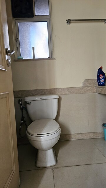 Furnished Amenities in 2 BHK Apartment at Hiranandani Meadows, Manpada – for Rent