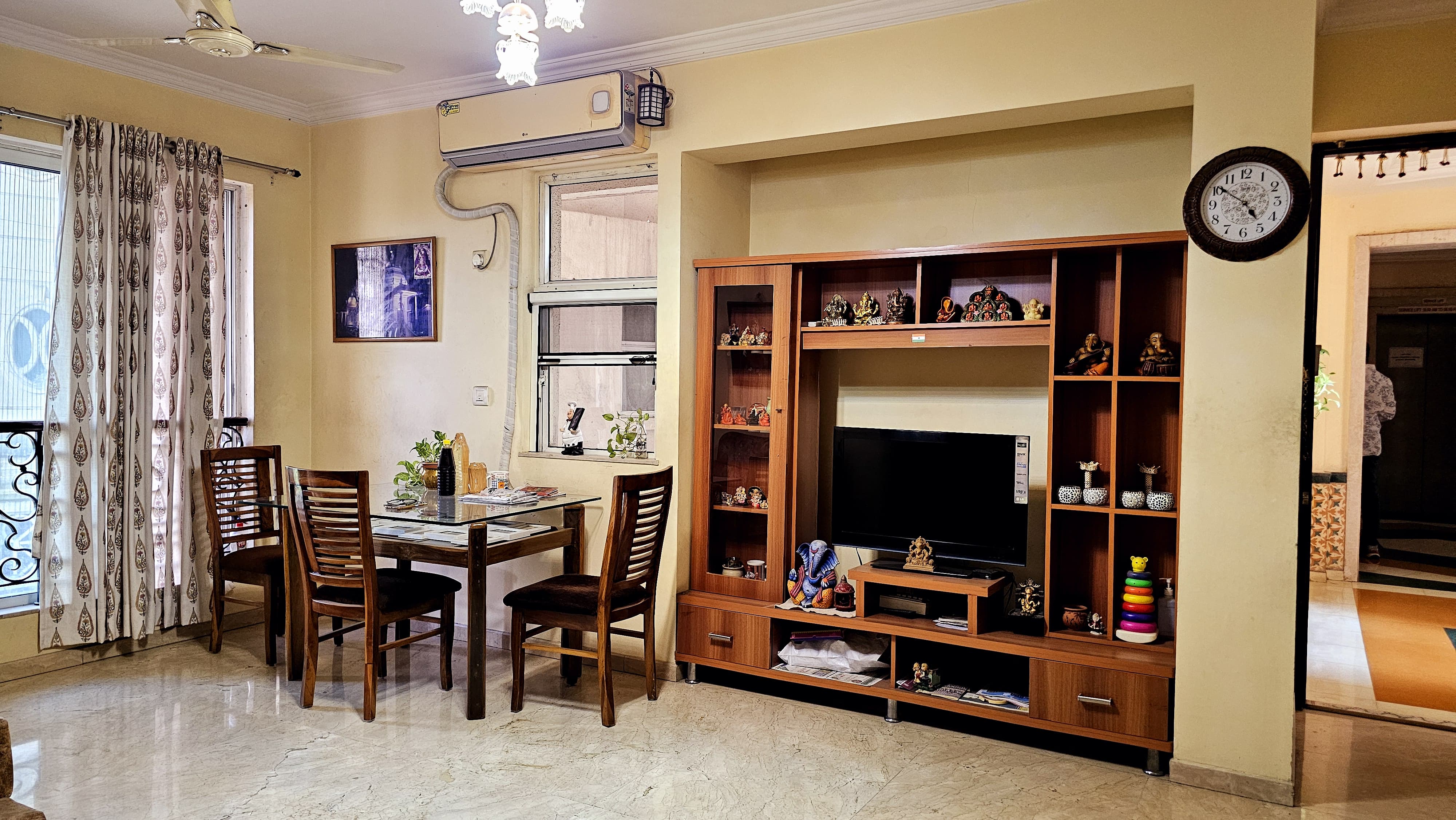 2 BHK + Pooja Room Apartment For Rent in Hiranandani Meadows