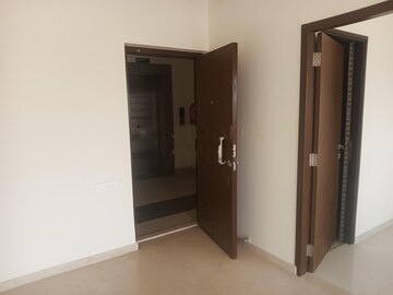 Room in 1 BHK Apartment at Omkar Signet, Malad East – for Rent