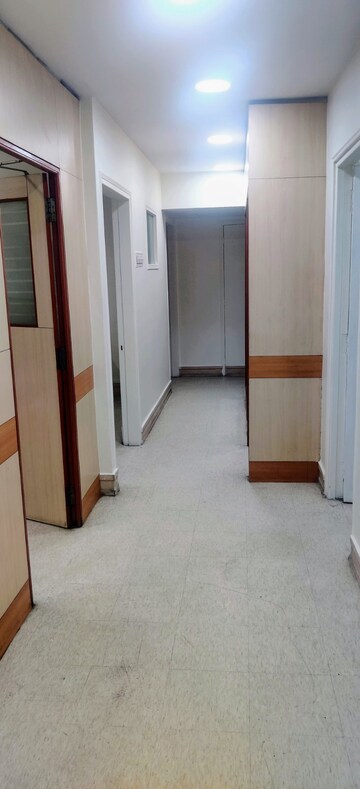 Room in  Office Space at Hindustan Park – for Rent