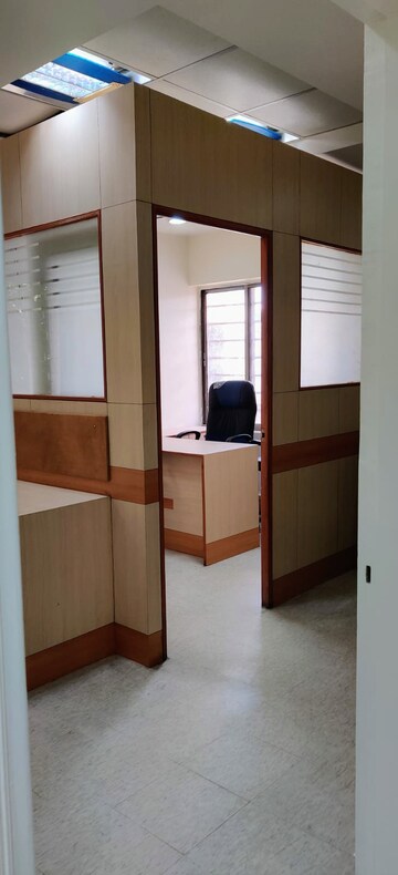 Room in  Office Space at Hindustan Park – for Rent