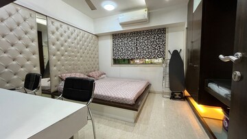 Living Room in 4 BHK Apartment at Khar West – for Rent