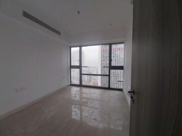 Room in 4 BHK Apartment at Lodha The Park, Worli – for Rent