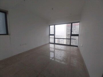Room in 4 BHK Apartment at Lodha The Park, Worli – for Rent