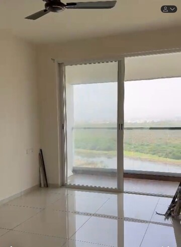 Room in 2 BHK Apartment at Yashwin Orizzonte, Kharadi – for Rent