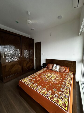 Bedroom in 2 BHK Apartment at Riddhi Gardens CHS, Malad East – for Rent
