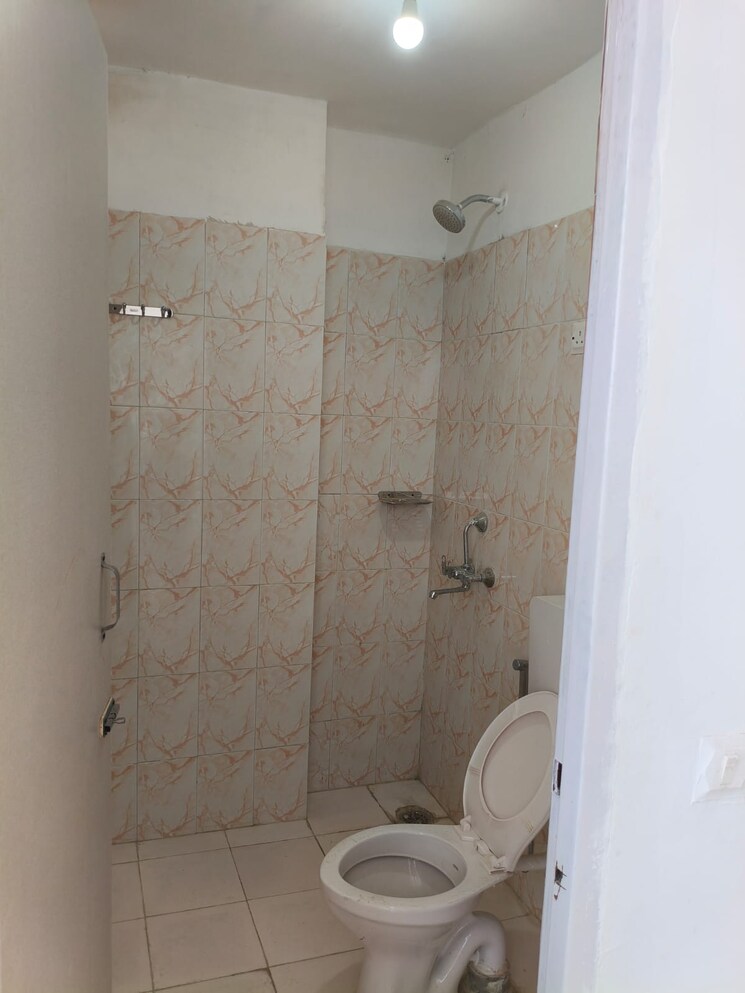 Bathroom, sarvome-shree-homes 3 Bedroom 645 Sq.Ft. Apartment In Sector 45 Faridabad 8793685