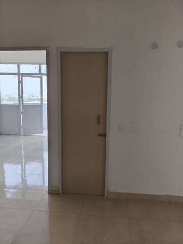 Room in 3 BHK Apartment at Sarvome Shree Homes, Sector 45 – for Sale