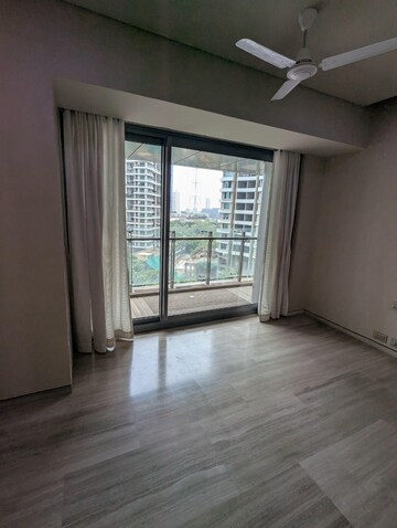 Room in 4 BHK Apartment at Lodha The World Towers World One Tier 2, Worli – for Rent