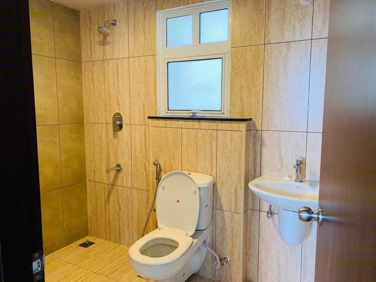 Bathroom, prestige-lakeside-habitat 3 Bedroom 1655 Sq.Ft. Apartment In Varthur Bangalore 8793698