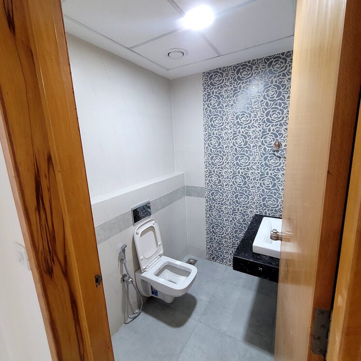 Bathroom, mantri-pinnacle 3 Bedroom 2405 Sq.Ft. Apartment In Hulimavu Bangalore 8781782
