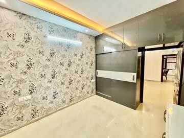 Furnished Amenities in 3 BHK Builder Floor at Pir Machalla – for Sale