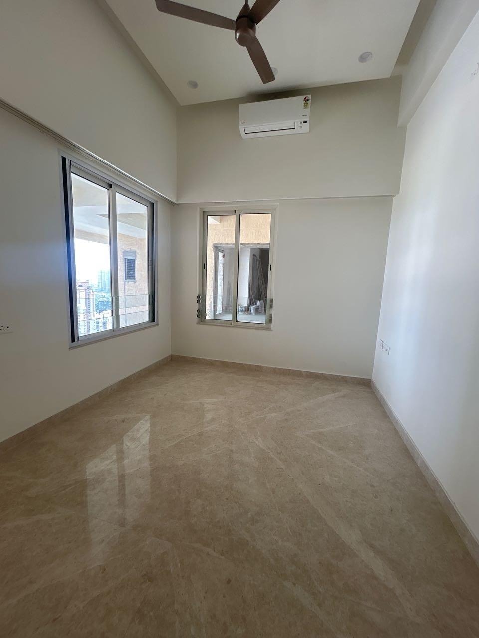 3 BHK + Servant Room Apartment For Rent in Indiabulls Sky Forest