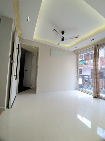 Room in 1.5 BHK Builder Floor at Khirki Extension – for Rent