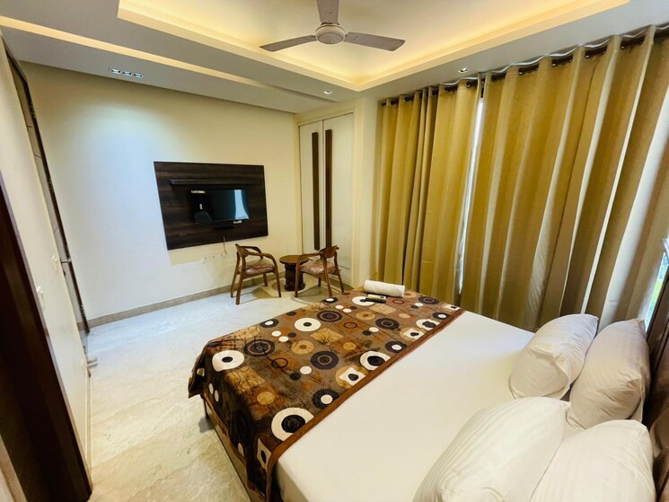 Bedroom, saket 4 Bedroom 250 Sq.Yd. Builder Floor In Saket Delhi 8793775