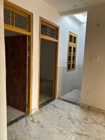 Room in 2 BHK Independent House at Jankipuram Extension – for Sale