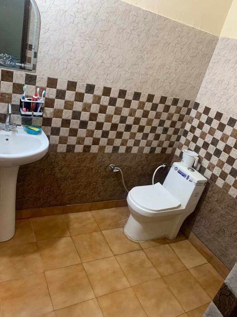 Bathroom, modipuram 4 Bedroom 120 Sq.Yd. Independent House In Modipuram Meerut 8793818