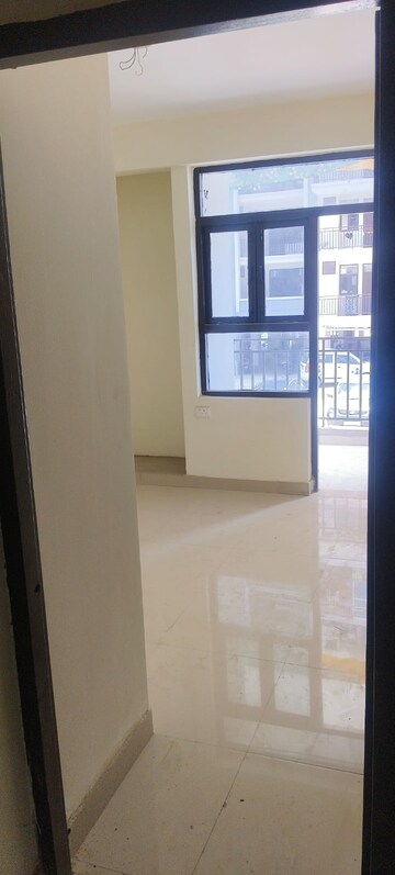 Room in 3 BHK Apartment at Amolik Sankalp, Sector 85 – for Sale
