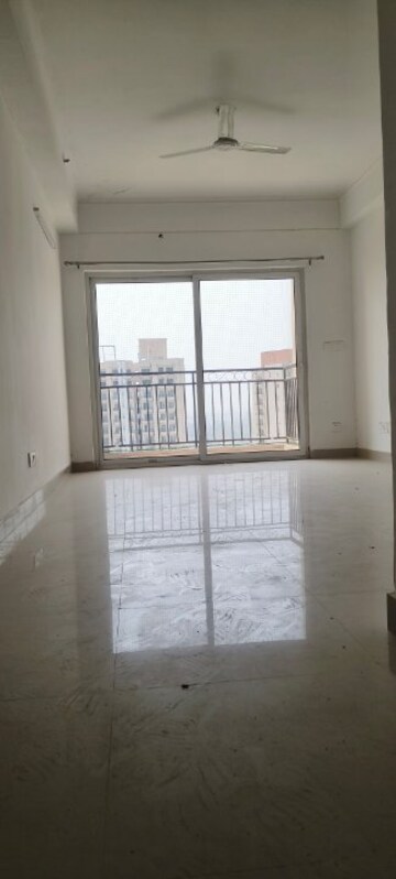 Room in 2 BHK Apartment at ATS Allure, Sector 22d Yamuna Expressway – for Rent