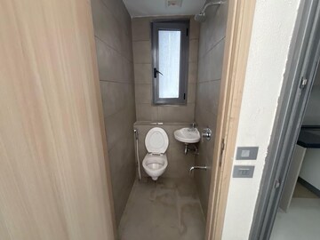 Bathroom in 4 BHK Apartment at Rustomjee Crown, Prabhadevi – for Rent