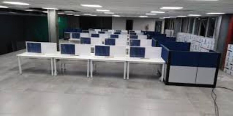  Parking, vijay nagar Commercial Office Space 3200 Sq.Ft. In Vijay Nagar Indore 8793839