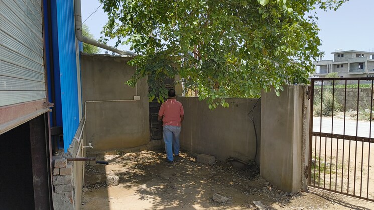  Parking, narayan vihar Commercial Warehouse 5000 Sq.Yd. In Narayan Vihar Jaipur 8793926