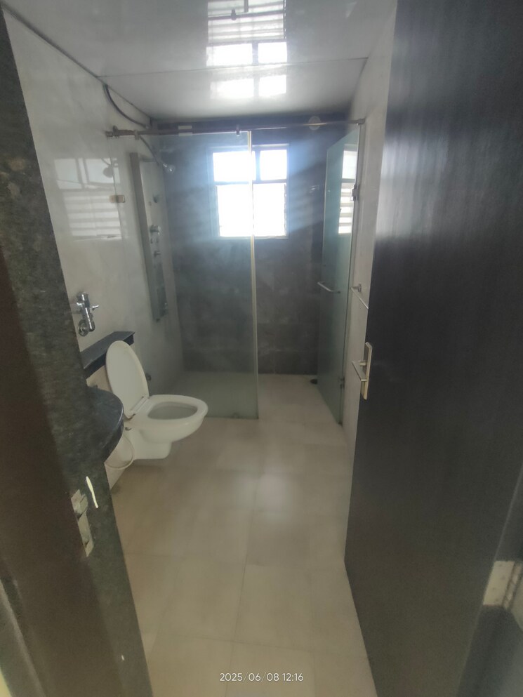 Bathroom, nyati-epitome 3 Bedroom 1500 Sq.Ft. Apartment In Mohammadwadi Pune 8793856
