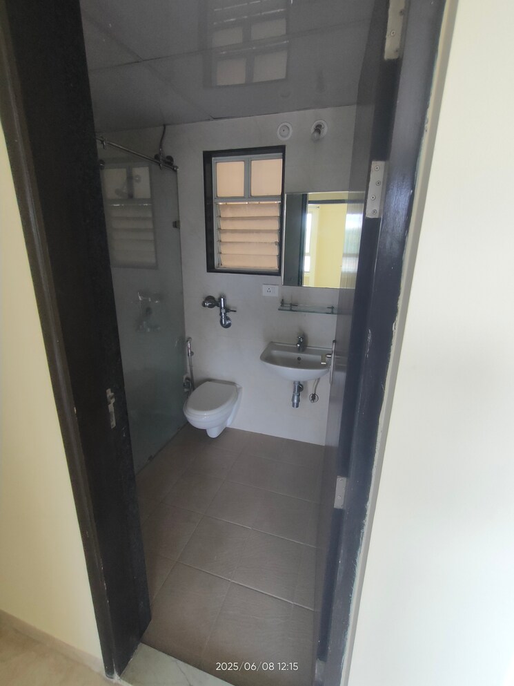 Bathroom, nyati-epitome 3 Bedroom 1500 Sq.Ft. Apartment In Mohammadwadi Pune 8793856