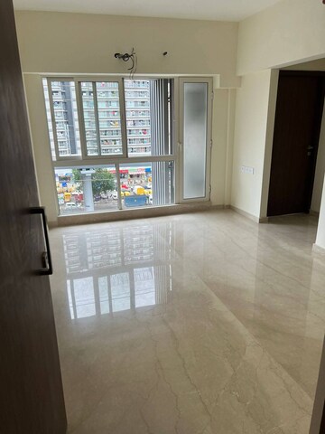 Room in 1 BHK Apartment at Omkar Signet, Malad East – for Rent