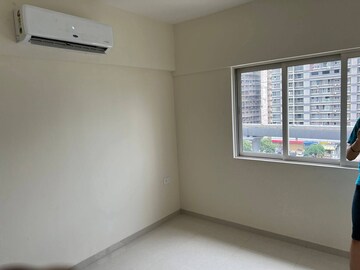 1 BHK Apartment For Rent in Omkar Signet, Malad East