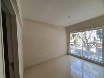 Room in 2 BHK Apartment at Sugee Atharva, Prabhadevi – for Rent