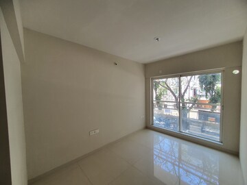 Room in 2 BHK Apartment at Sugee Atharva, Prabhadevi – for Rent