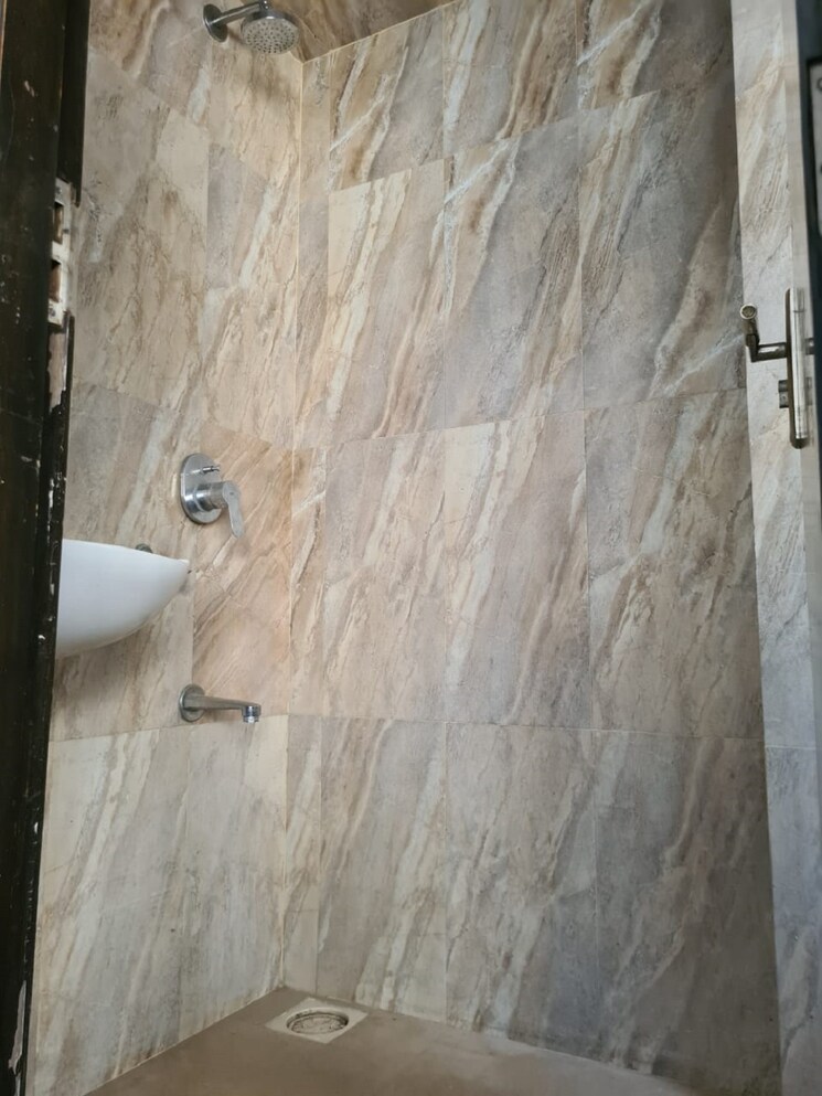 Bathroom, khar west 2 Bedroom 750 Sq.Ft. Apartment In Khar West Mumbai 8793959