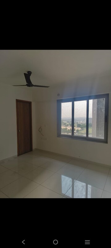 Room in 3 BHK Apartment at Shivalik Sharda Park View 2, Shela – for Rent