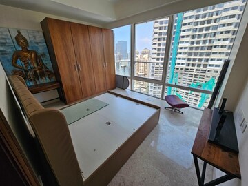 Team Area in 3 BHK Apartment at Indiabulls Blu, Worli – for Rent
