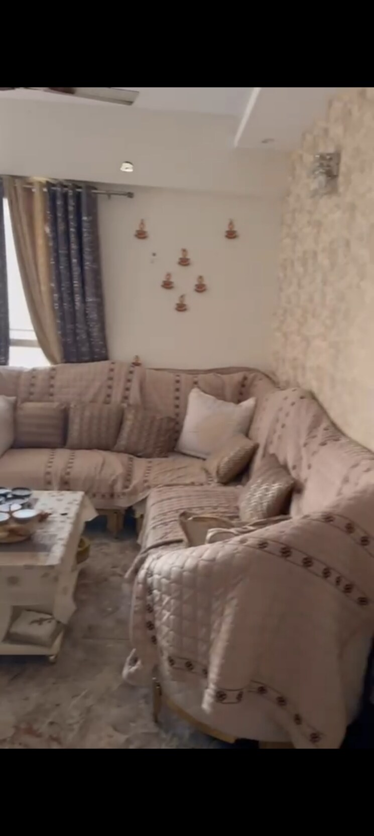 Living Room, nandini-the-vasundhara-grand 3 Bedroom 1650 Sq.Ft. Apartment In Vasundhara Sector 15 Ghaziabad 8794015