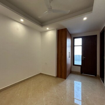 Room in 2 BHK Apartment at Saket – for Rent