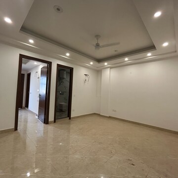 Room in 2 BHK Apartment at Saket – for Rent